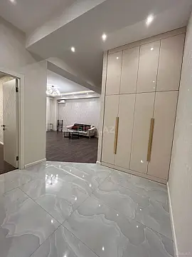 Kirayə verilir 2 otaqlı mənzil 92 m²