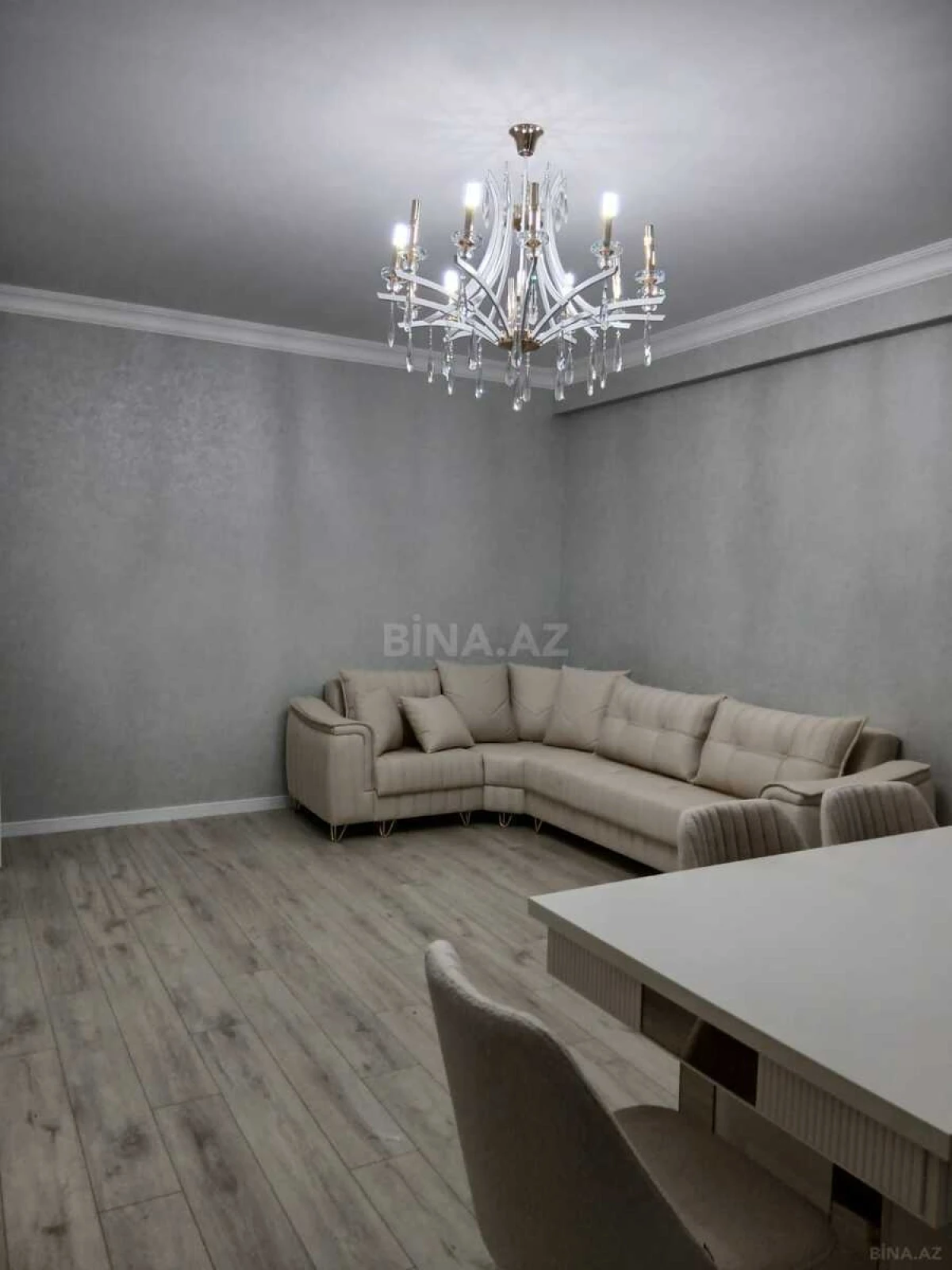 Kirayə verilir 3 otaqlı mənzil 140 m²