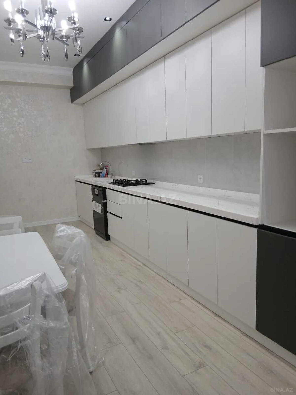 Kirayə verilir 3 otaqlı mənzil 140 m²