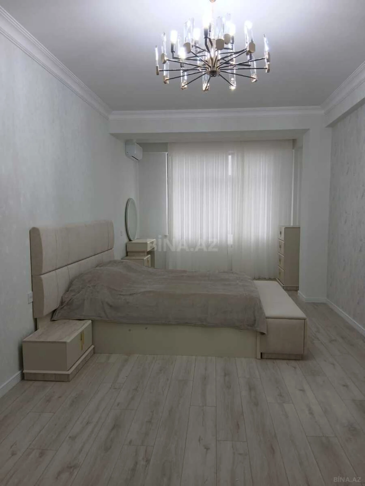 Kirayə verilir 3 otaqlı mənzil 140 m²