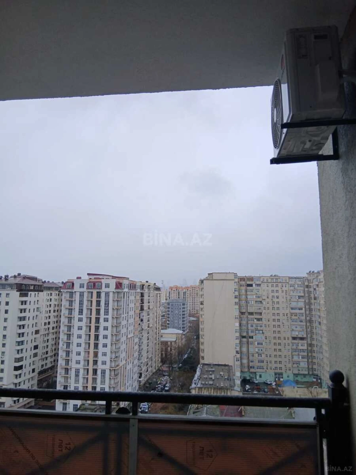 Kirayə verilir 3 otaqlı mənzil 140 m²