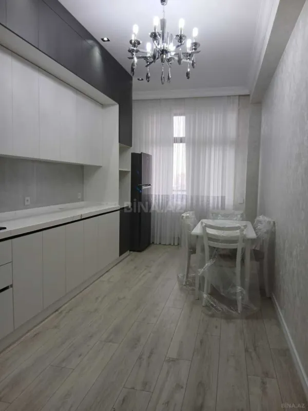 Kirayə verilir 3 otaqlı mənzil 140 m²