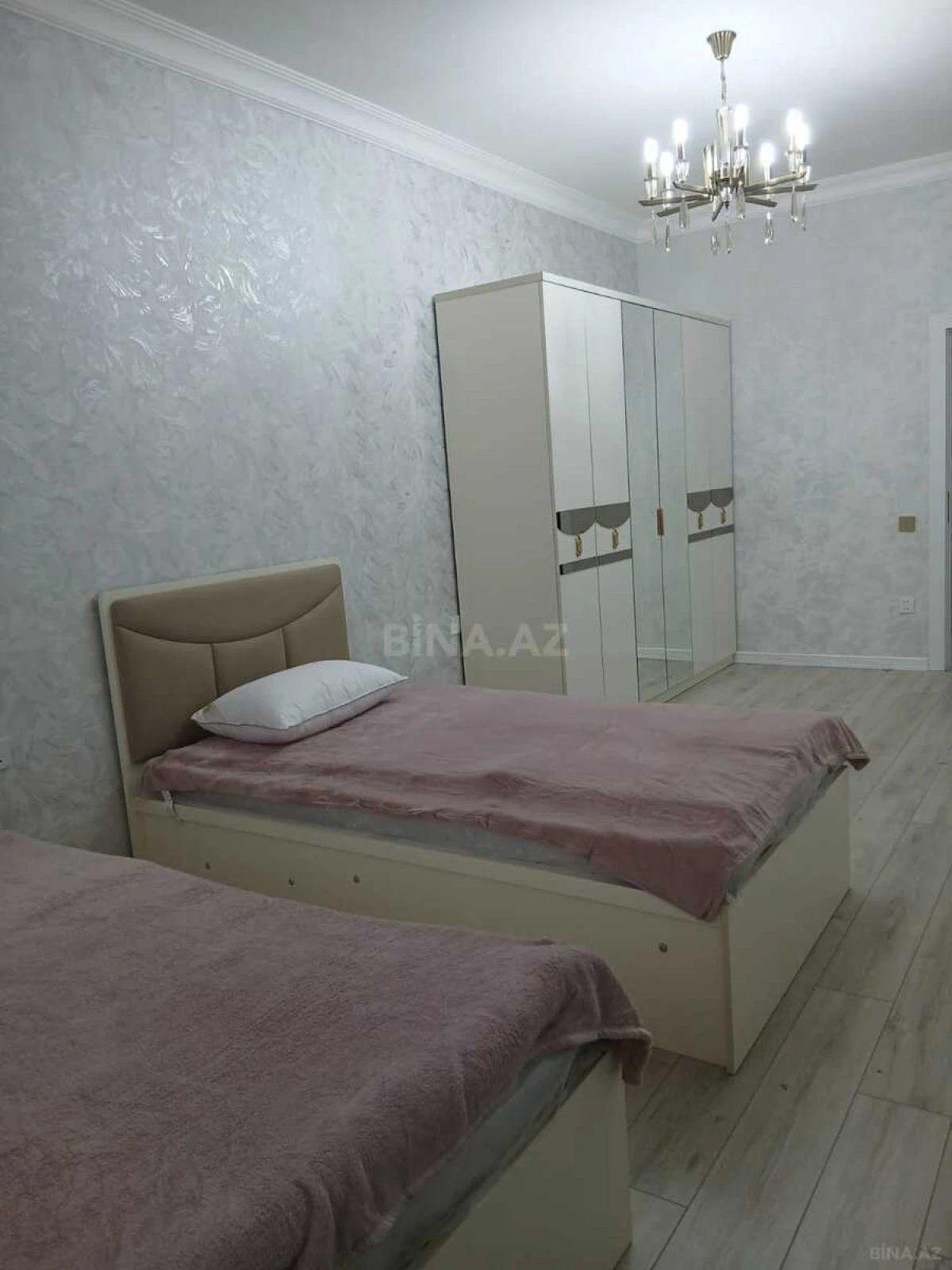 Kirayə verilir 3 otaqlı mənzil 140 m²