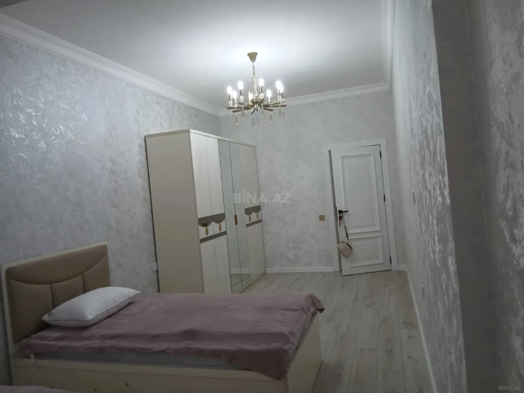 Kirayə verilir 3 otaqlı mənzil 140 m²