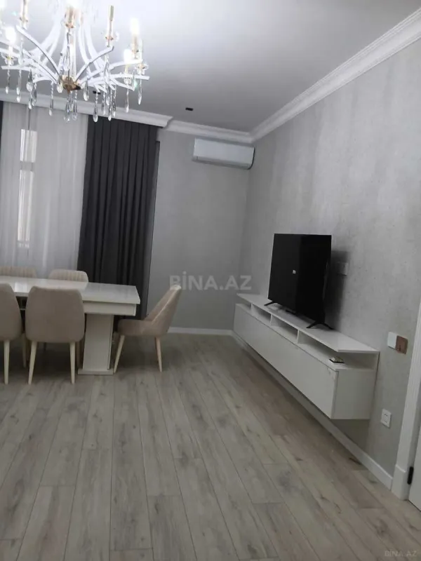 Kirayə verilir 3 otaqlı mənzil 140 m²