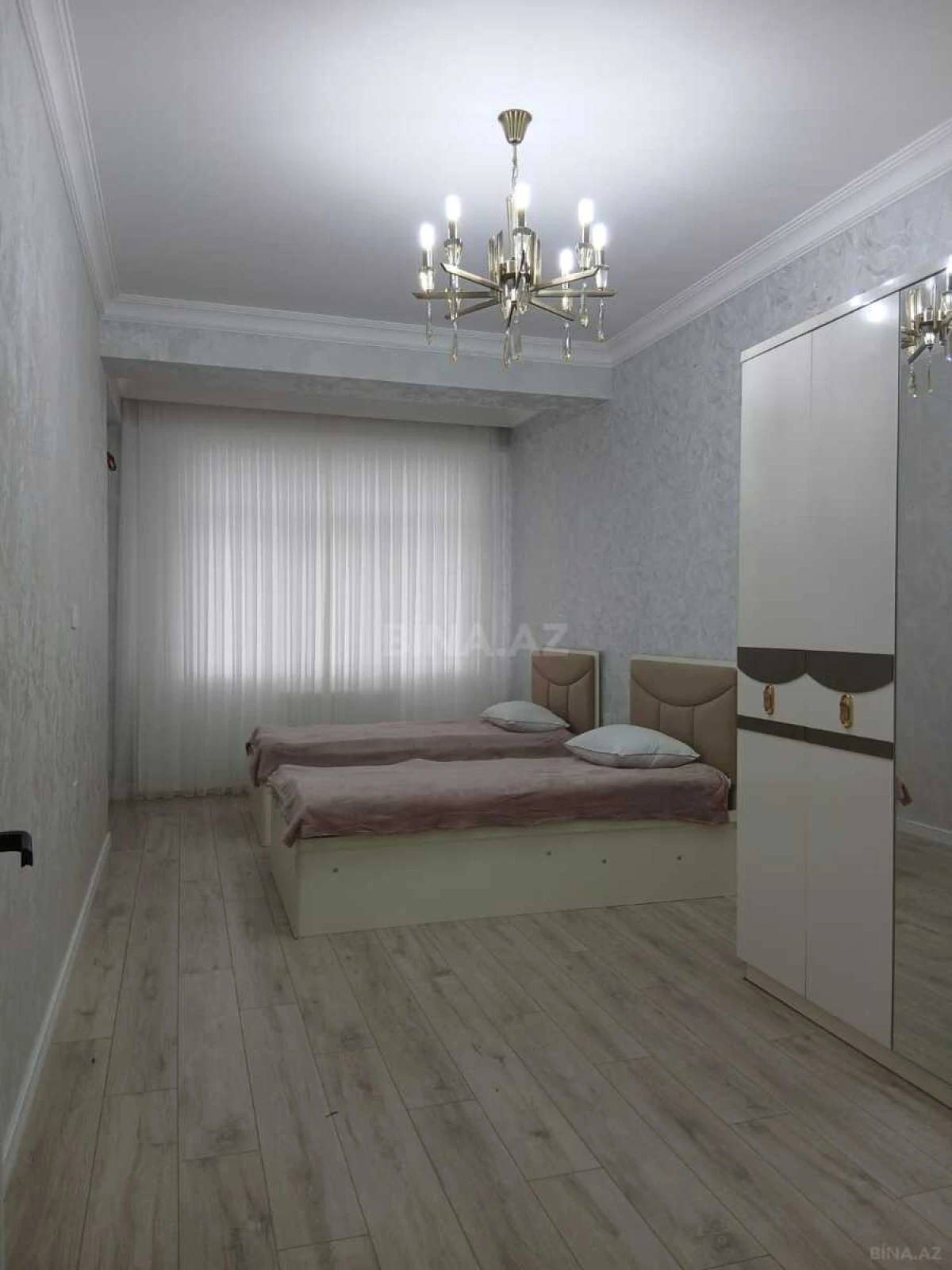 Kirayə verilir 3 otaqlı mənzil 140 m²
