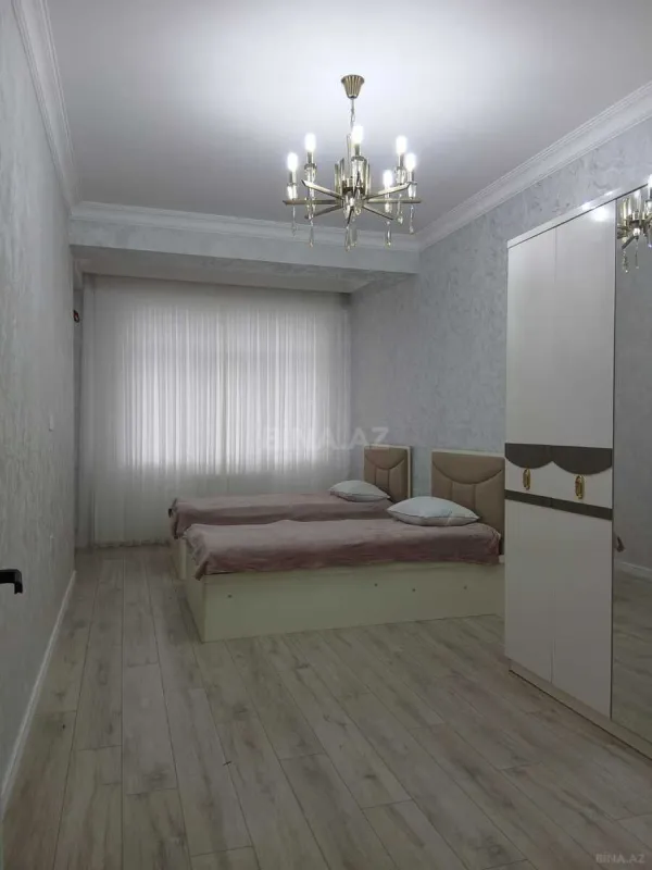Kirayə verilir 3 otaqlı mənzil 140 m²