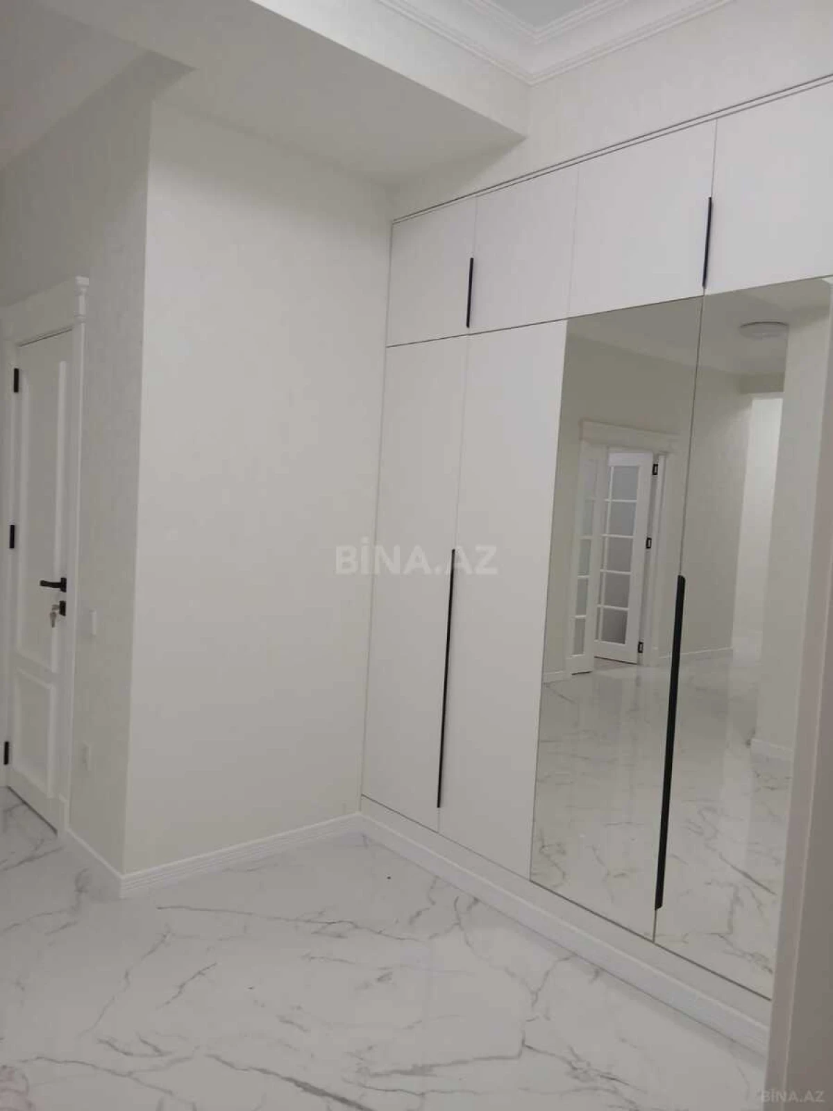 Kirayə verilir 3 otaqlı mənzil 140 m²