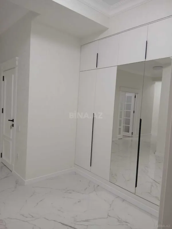 Kirayə verilir 3 otaqlı mənzil 140 m²