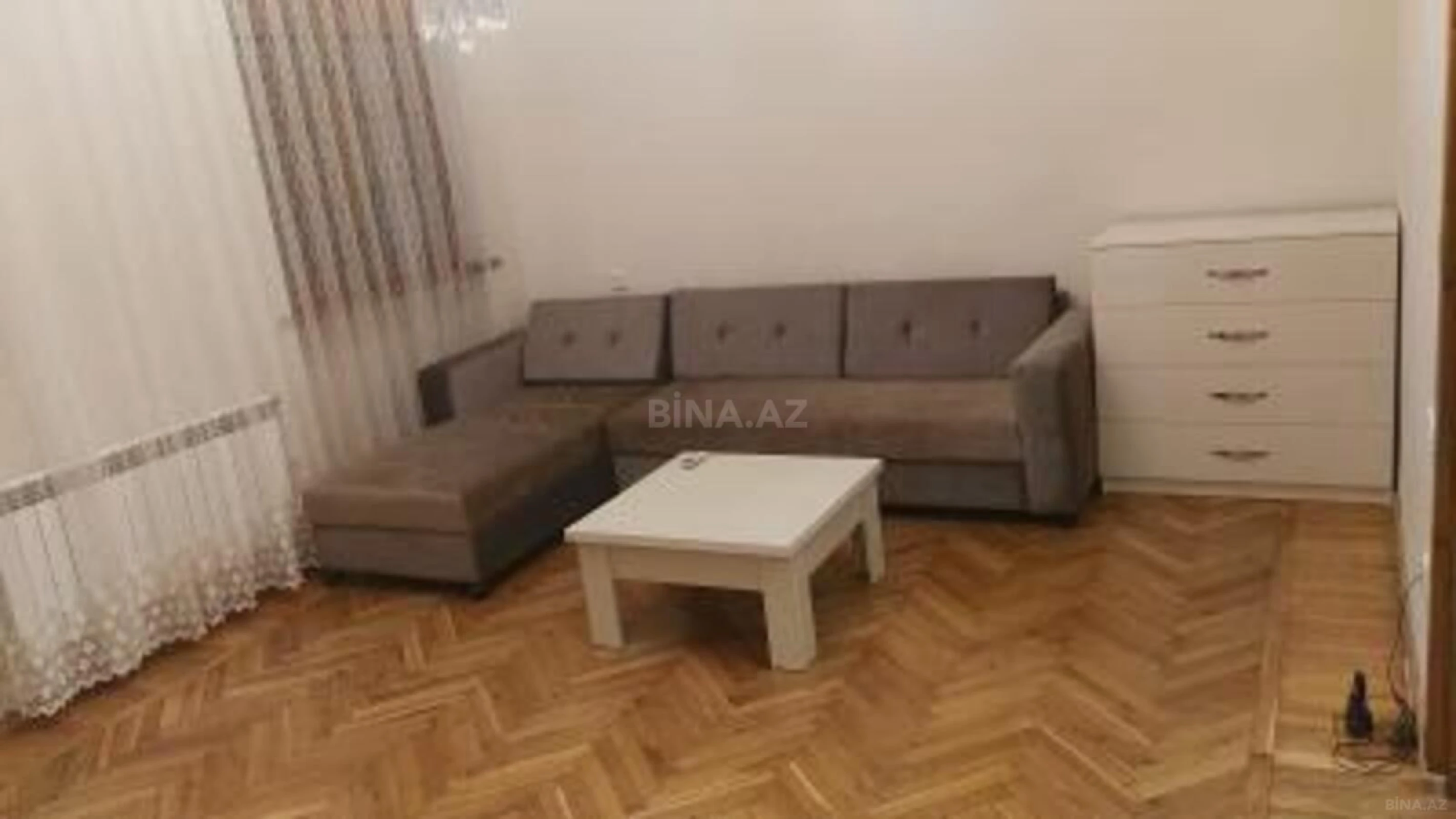 Kirayə verilir 2 otaqlı mənzil 60 m²
