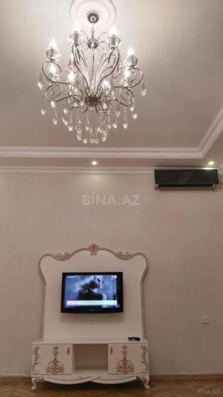 Kirayə verilir 2 otaqlı mənzil 60 m²