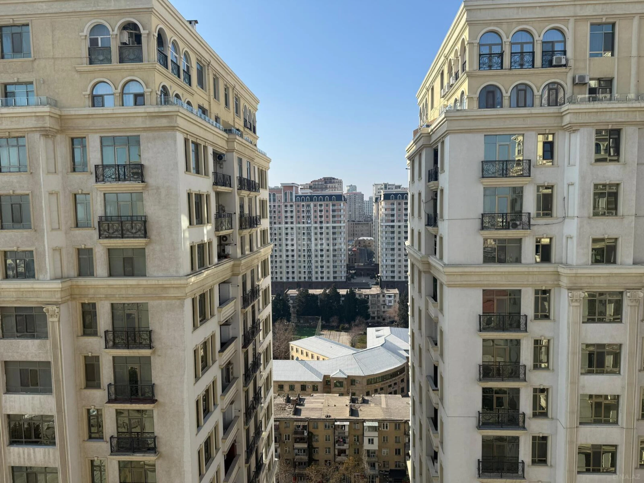 Kirayə verilir 2 otaqlı mənzil 72 m²