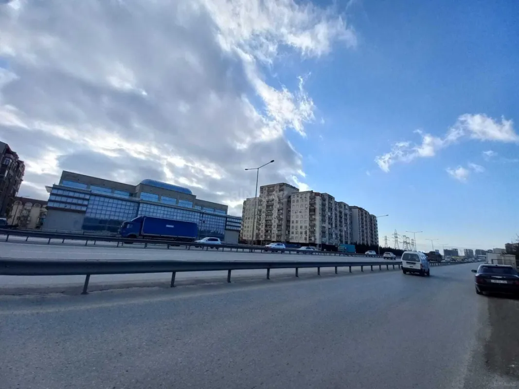 Satılır obyekt 1000 m²