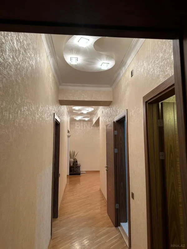 Kirayə verilir 3 otaqlı mənzil 180 m²
