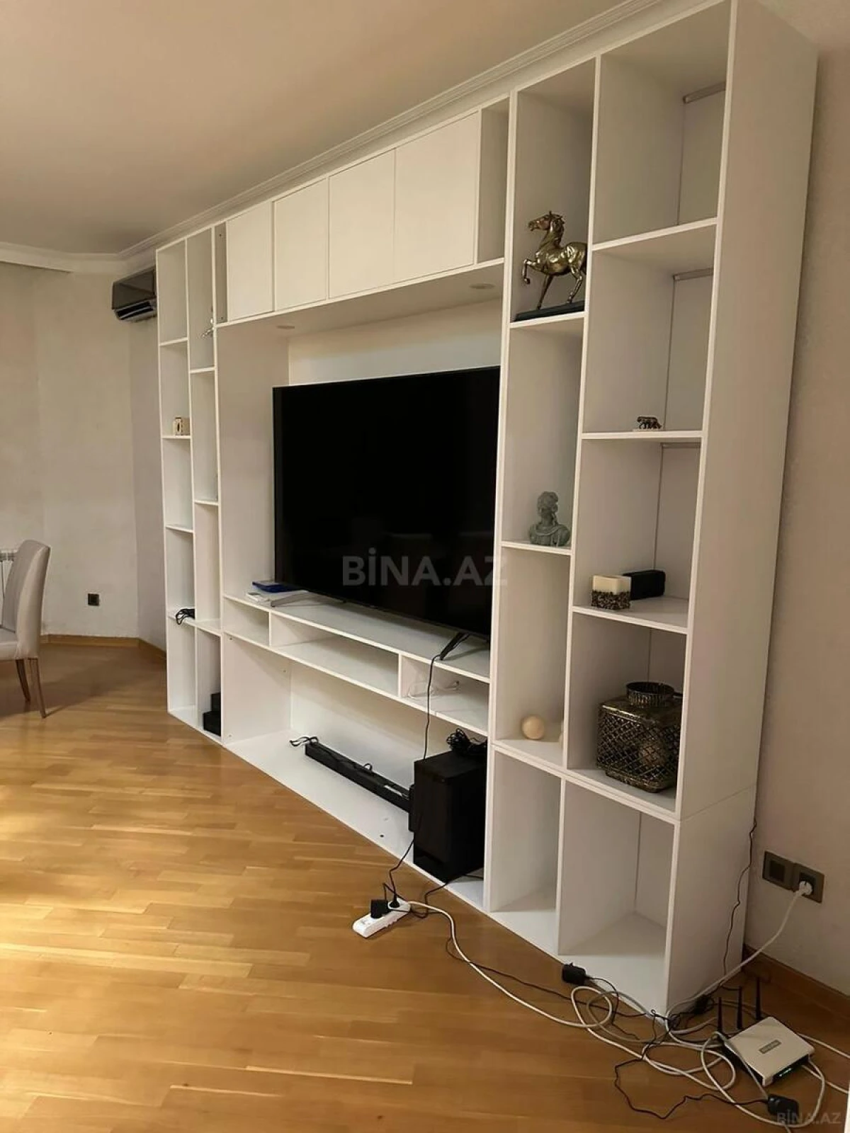 Kirayə verilir 3 otaqlı mənzil 180 m²
