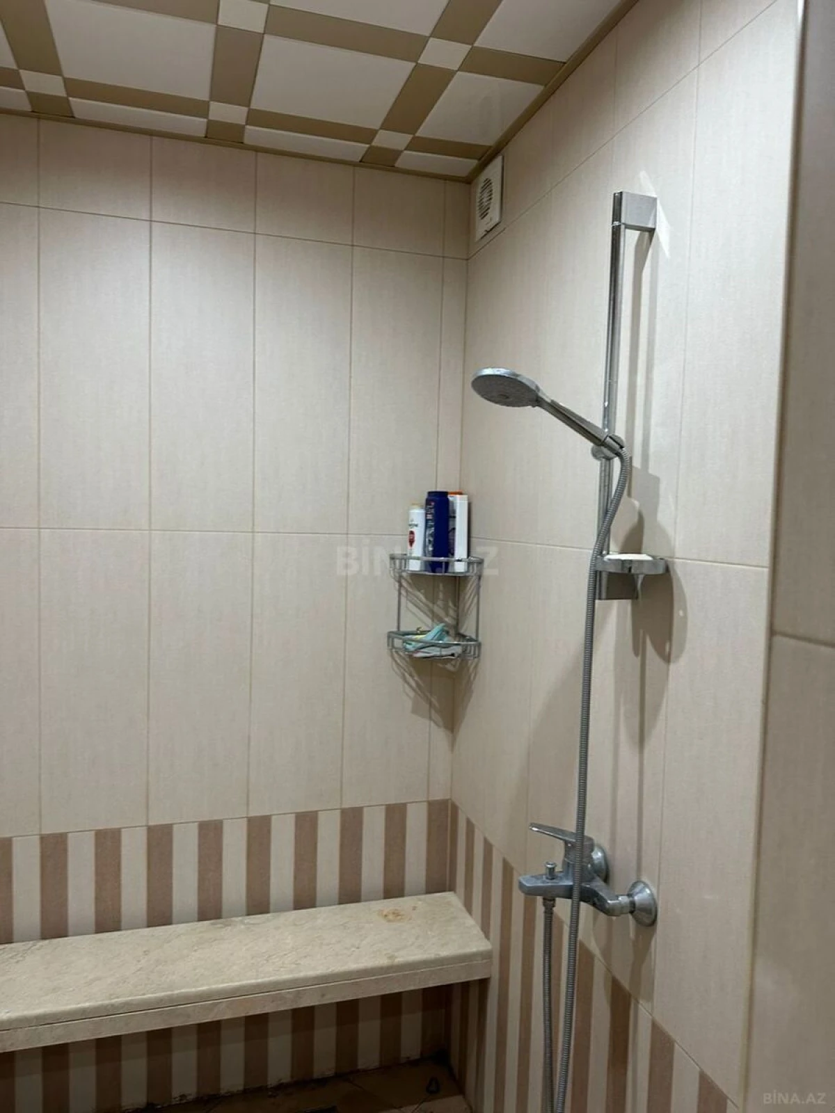 Kirayə verilir 3 otaqlı mənzil 180 m²