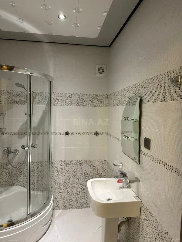 Kirayə verilir 3 otaqlı mənzil 180 m²