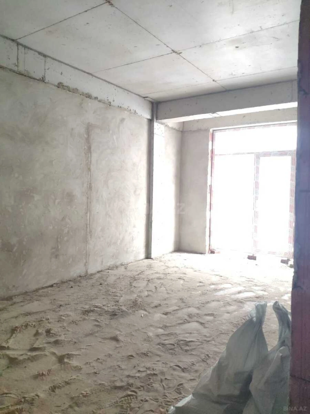 Satılır 2 otaqlı mənzil 70 m²