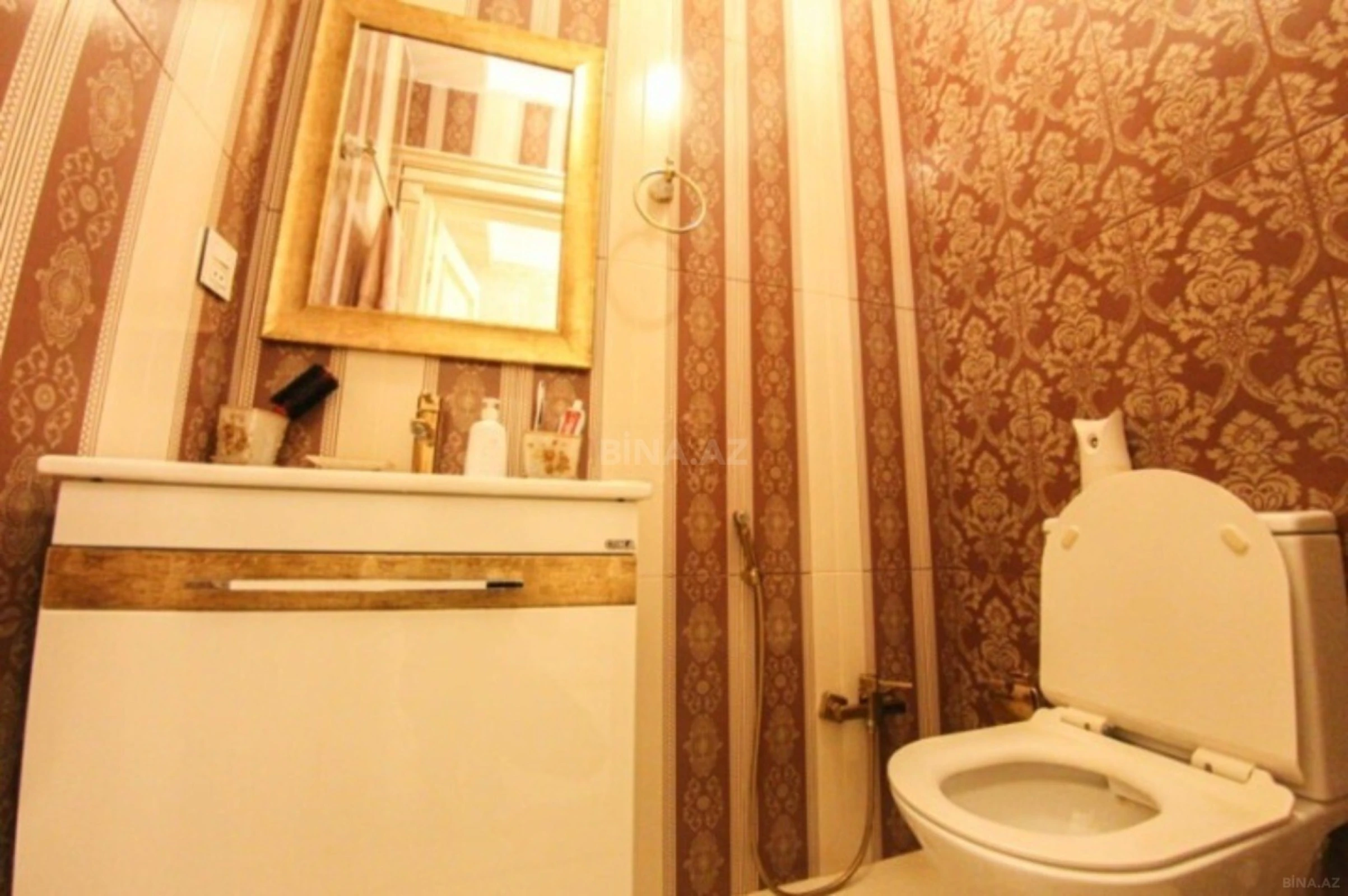 Satılır 3 otaqlı mənzil 120 m²