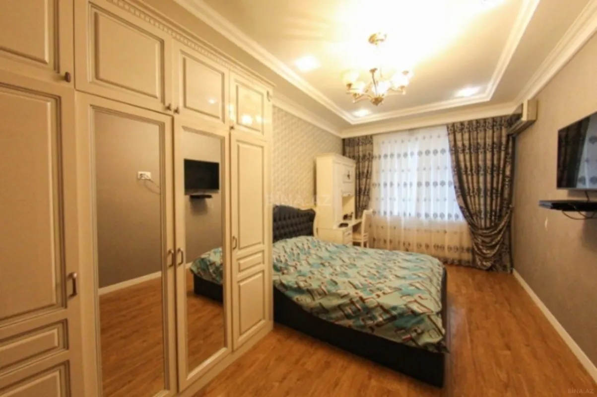 Satılır 3 otaqlı mənzil 120 m²