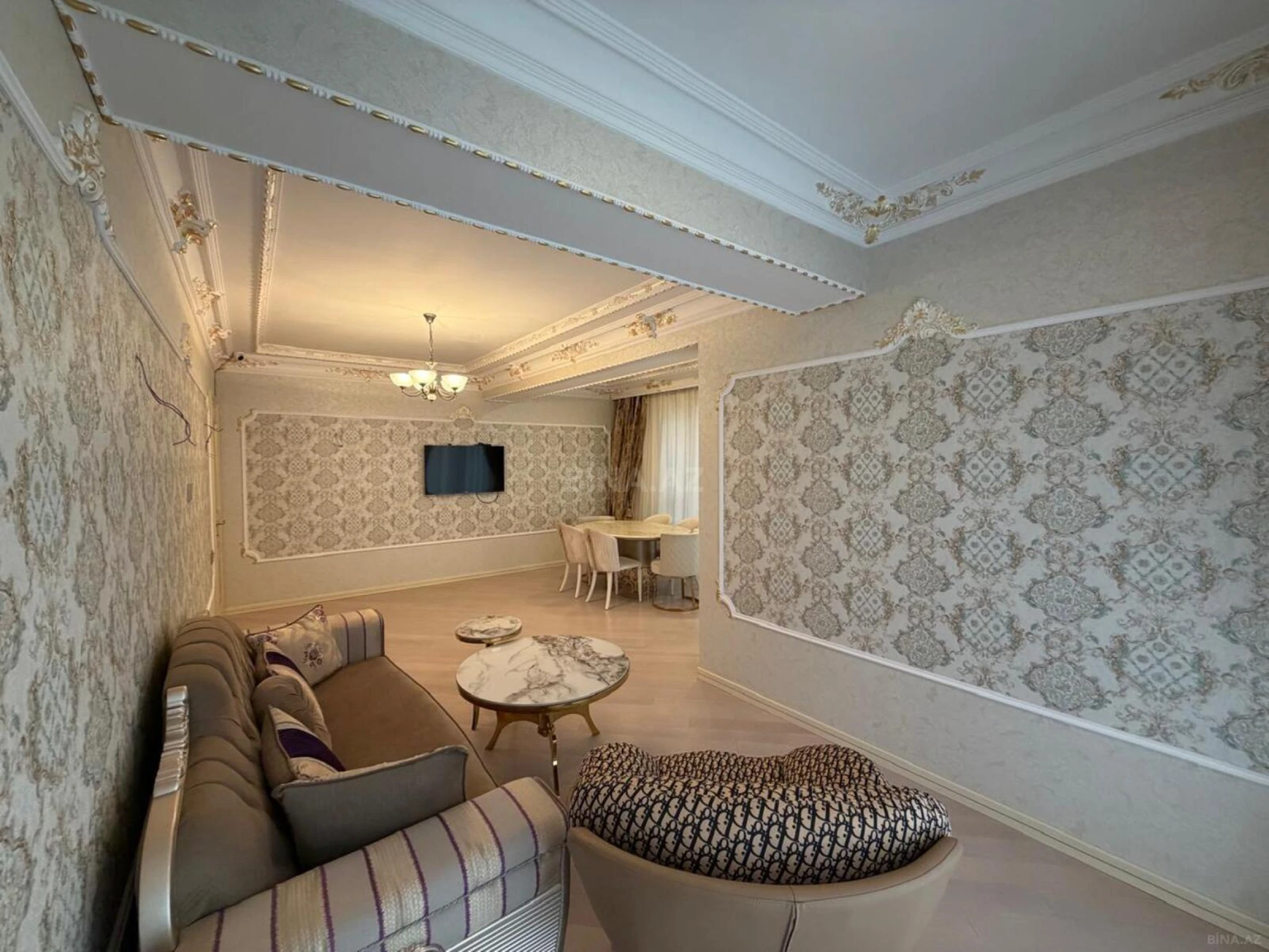 Satılır 3 otaqlı mənzil 125 m²