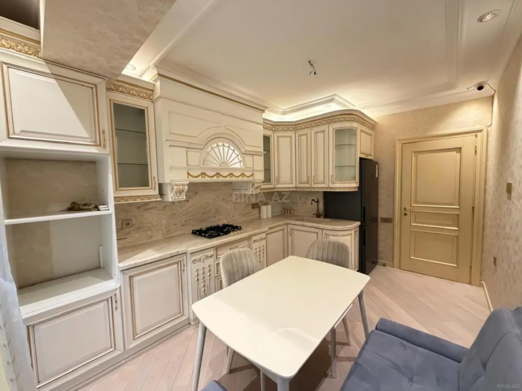 Satılır 3 otaqlı mənzil 125 m²