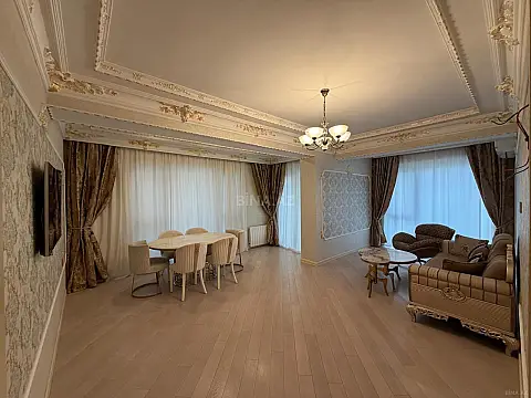 Satılır 3 otaqlı mənzil 125 m²