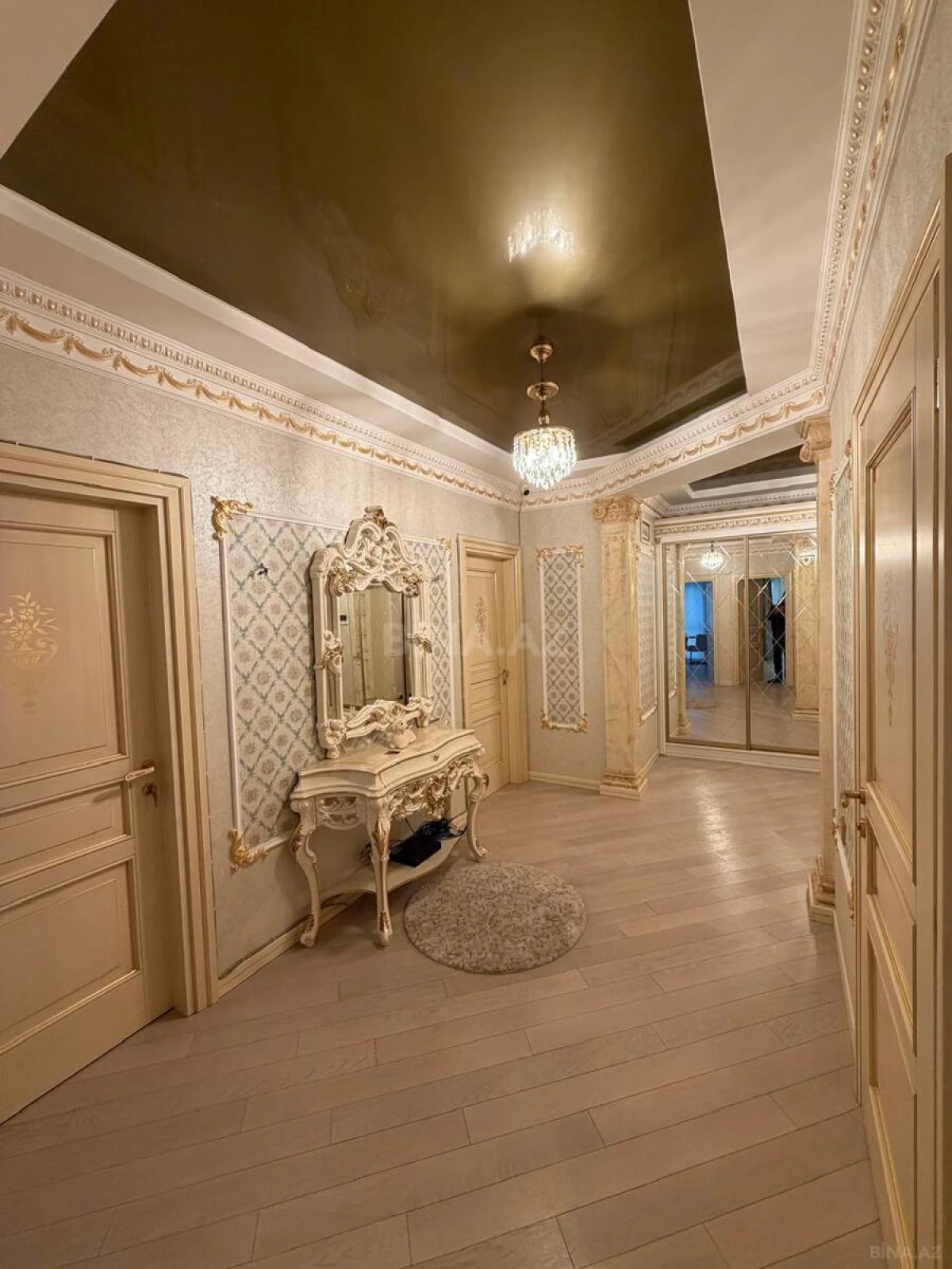 Satılır 3 otaqlı mənzil 125 m²