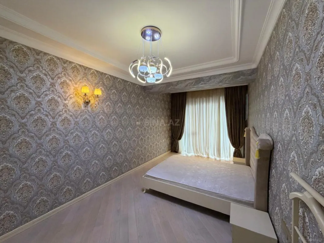 Satılır 3 otaqlı mənzil 125 m²