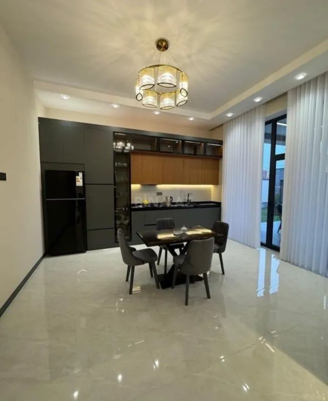 Kirayə verilir 4 otaqlı həyət evi 240 m²