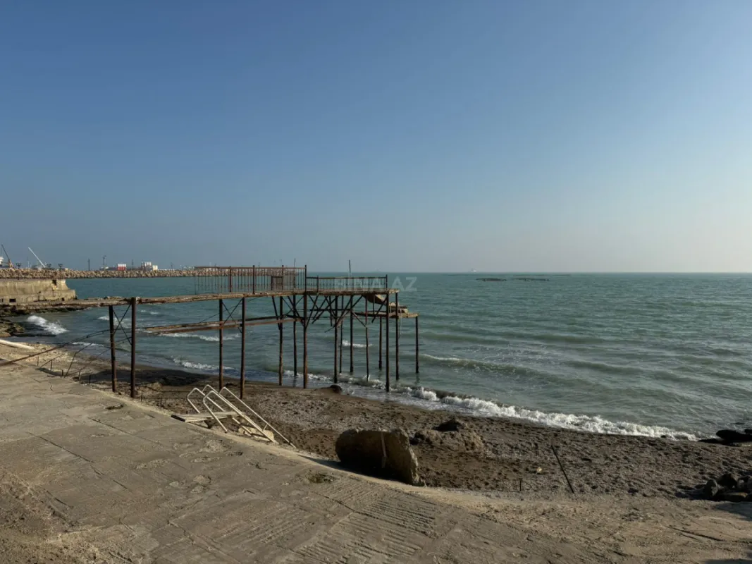 Satılır 12 otaqlı həyət evi 500 m²