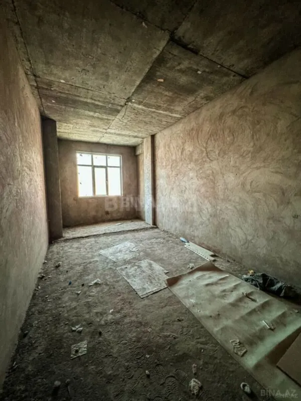 Satılır 4 otaqlı mənzil 214 m²