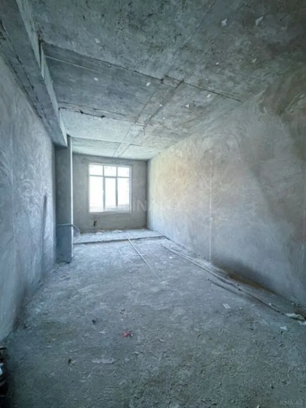 Satılır 4 otaqlı mənzil 214 m²