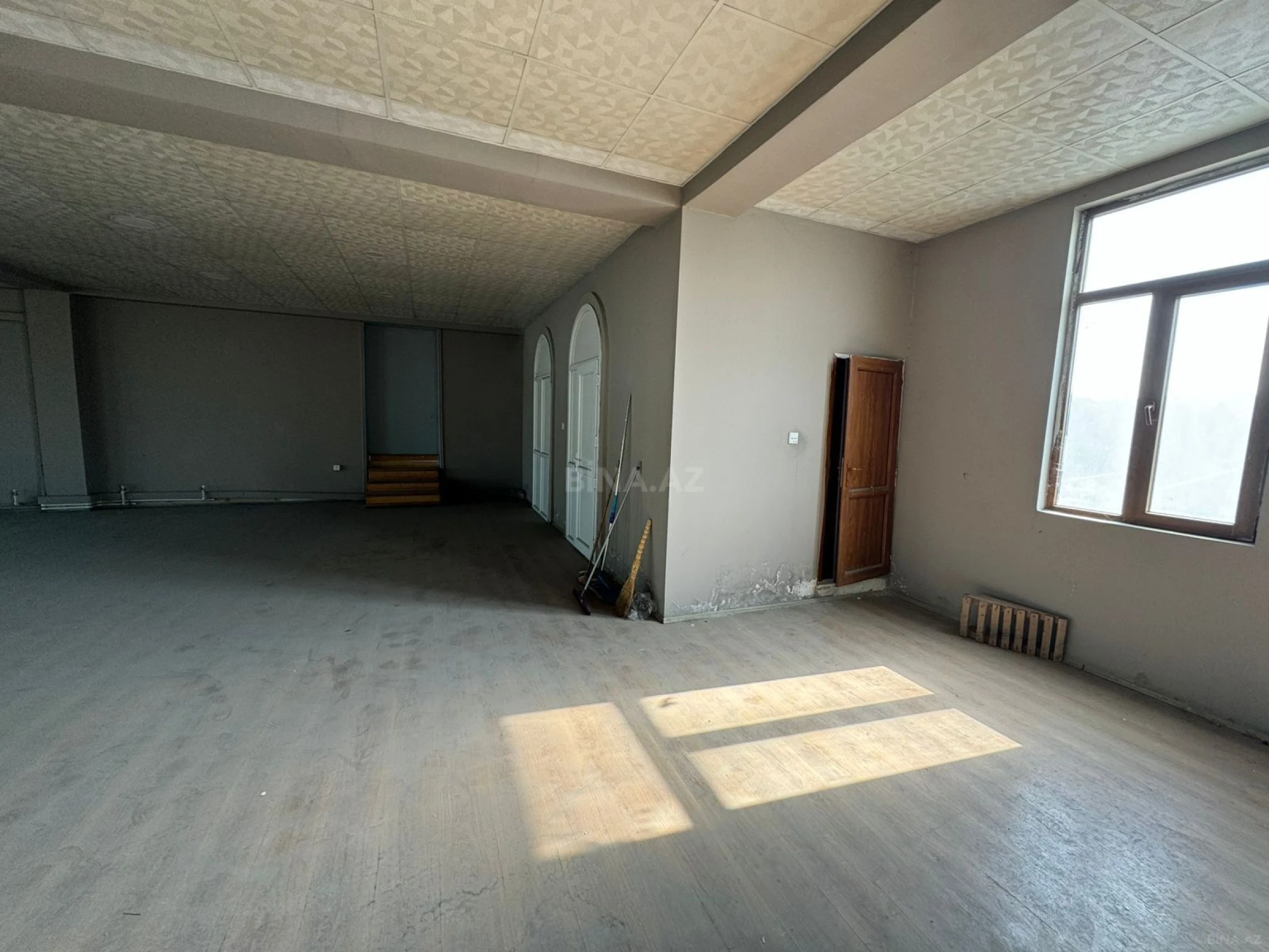 Satılır obyekt 1100 m²
