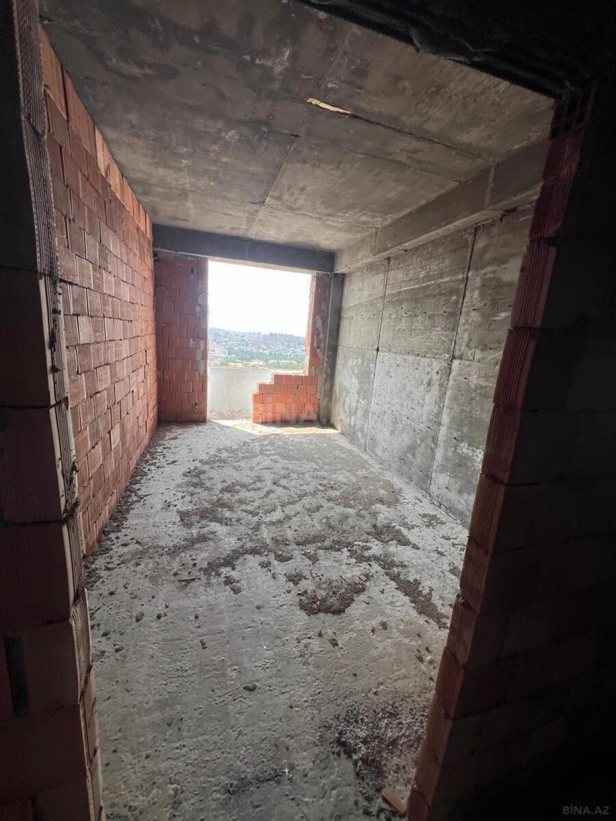 Satılır 3 otaqlı mənzil 109 m²