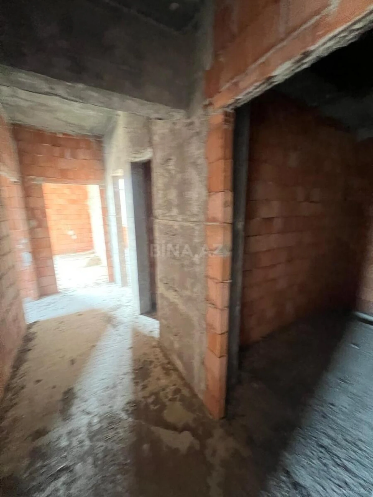 Satılır 3 otaqlı mənzil 109 m²