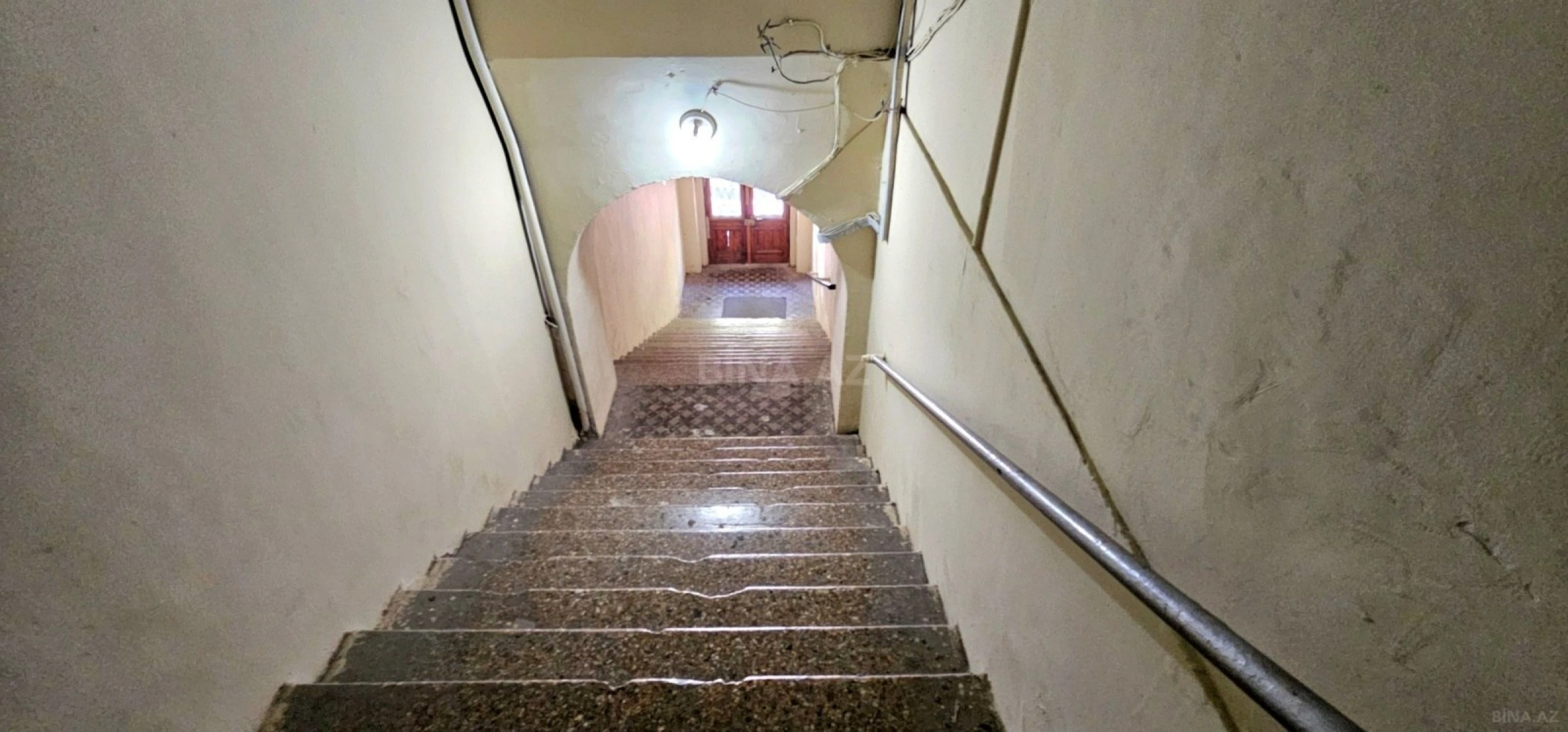 Satılır 2 otaqlı mənzil 115 m²