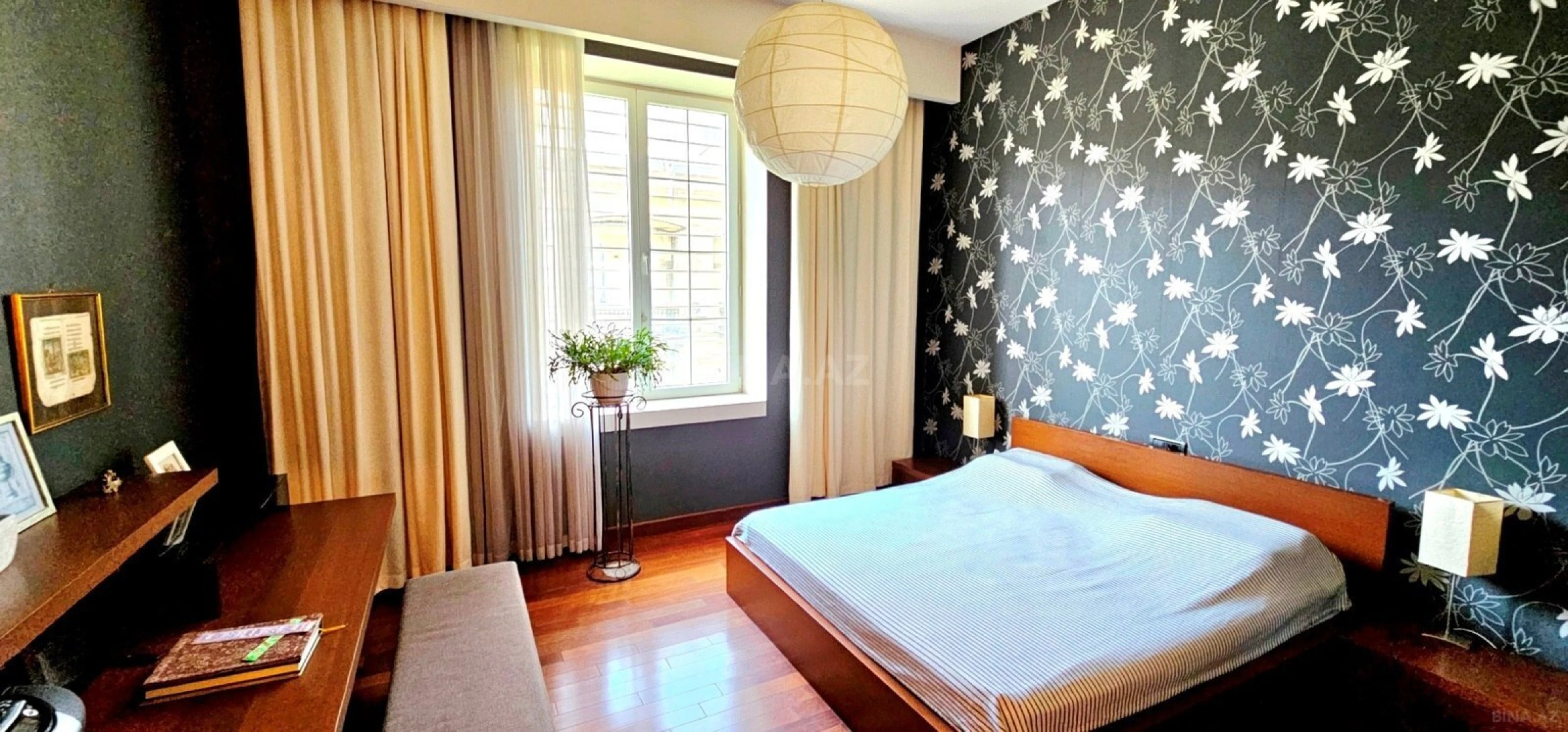 Satılır 2 otaqlı mənzil 115 m²