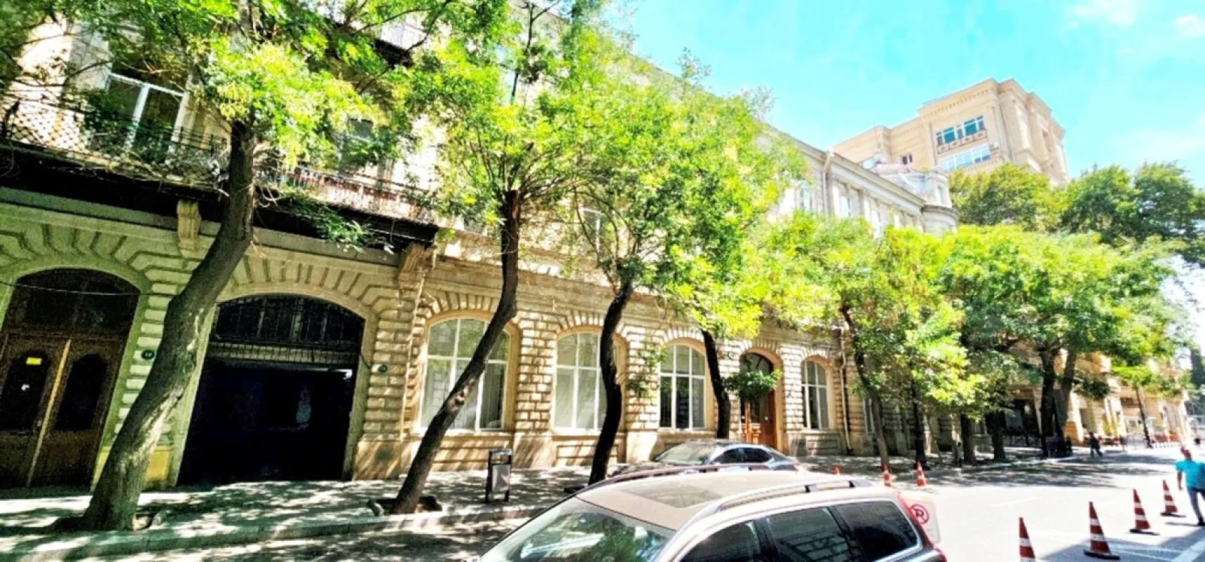 Satılır 2 otaqlı mənzil 115 m²