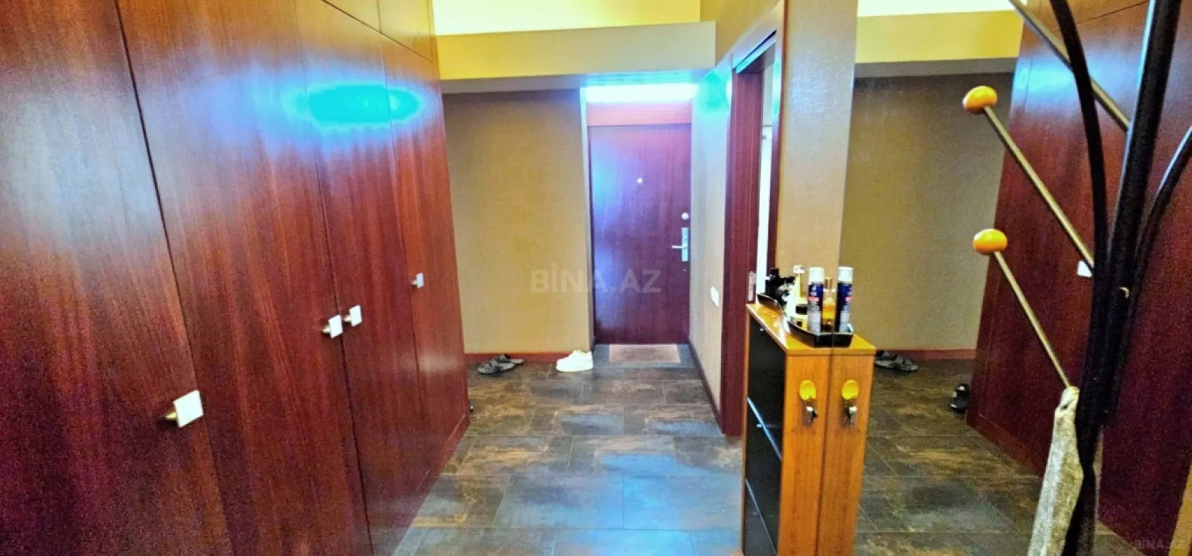 Satılır 2 otaqlı mənzil 115 m²