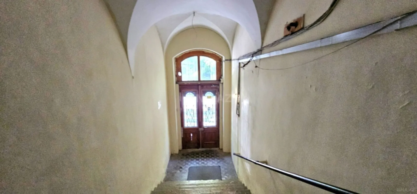 Satılır 2 otaqlı mənzil 115 m²