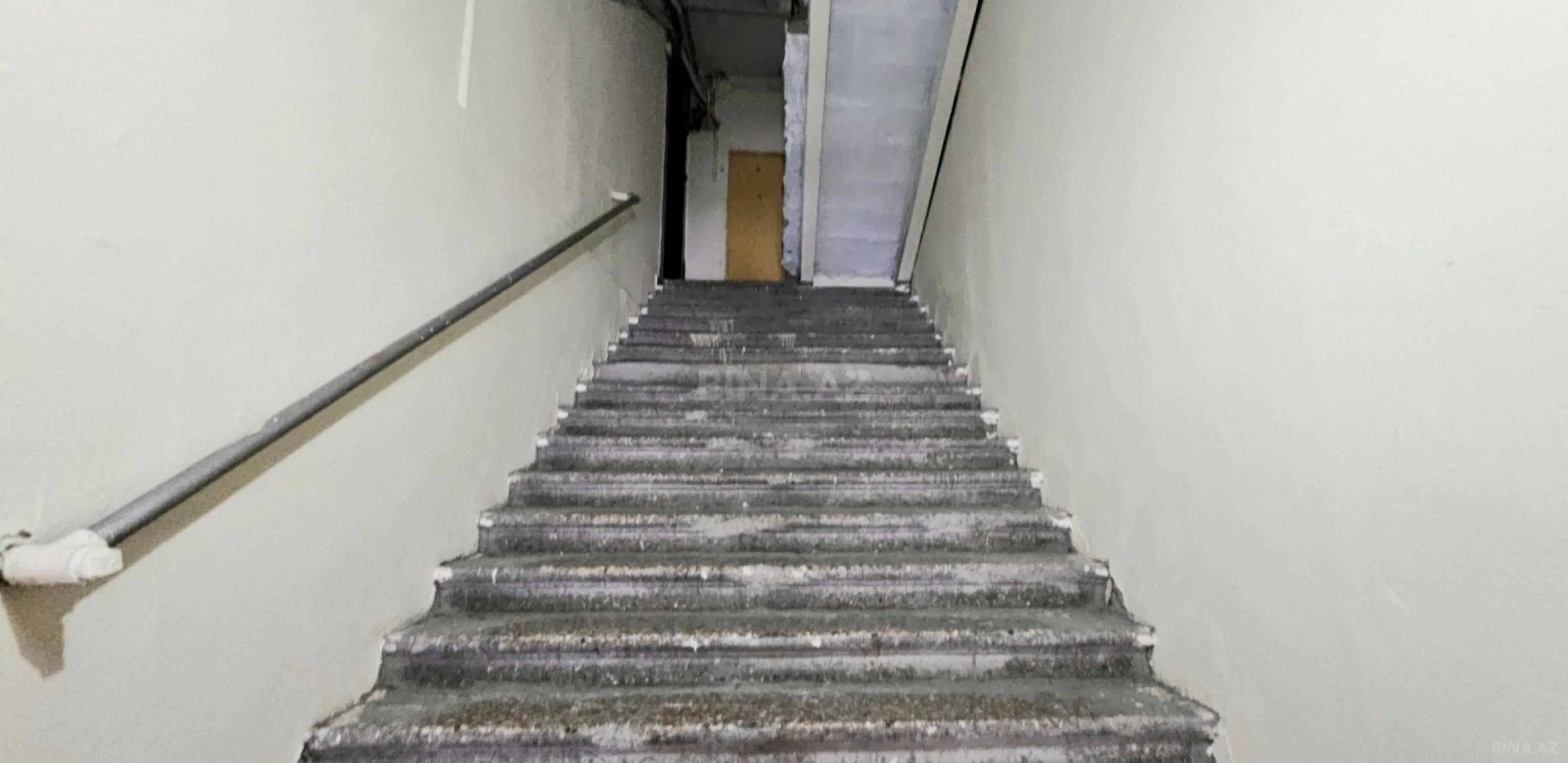 Satılır 2 otaqlı mənzil 115 m²