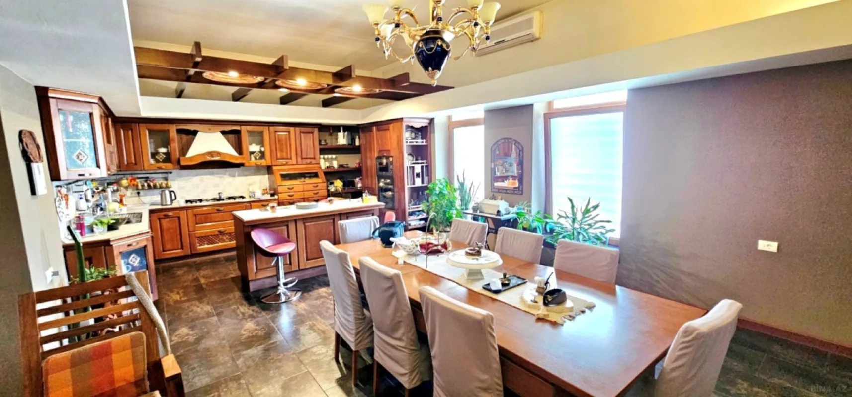 Satılır 2 otaqlı mənzil 115 m²