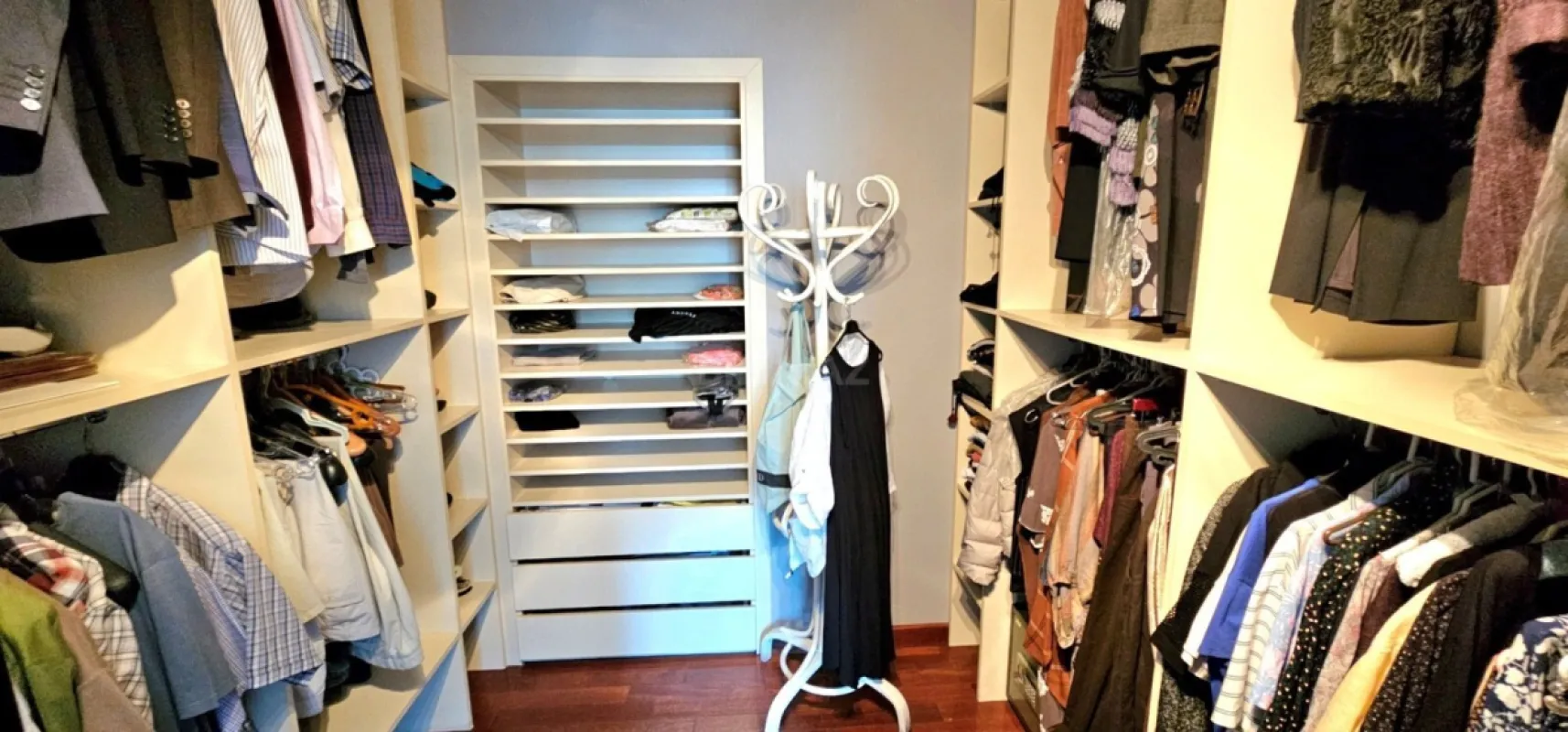 Satılır 2 otaqlı mənzil 115 m²