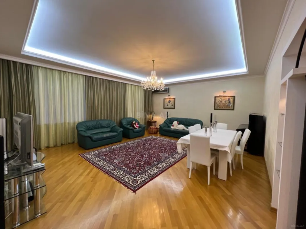 Satılır 3 otaqlı mənzil 170 m²