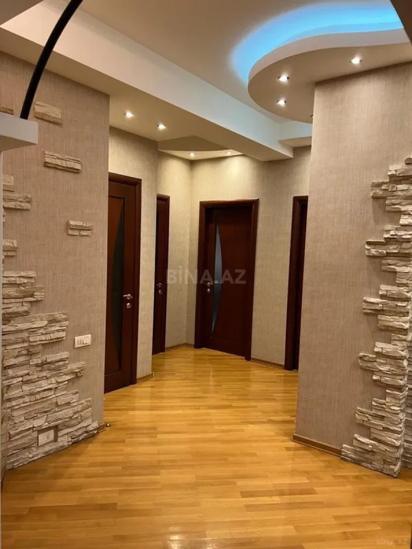 Satılır 3 otaqlı mənzil 170 m²