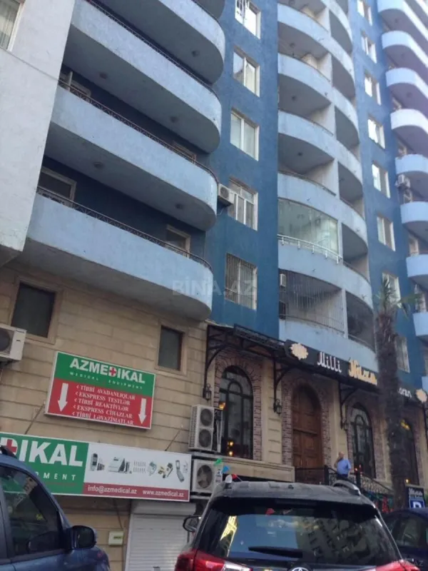 Satılır 3 otaqlı mənzil 170 m²