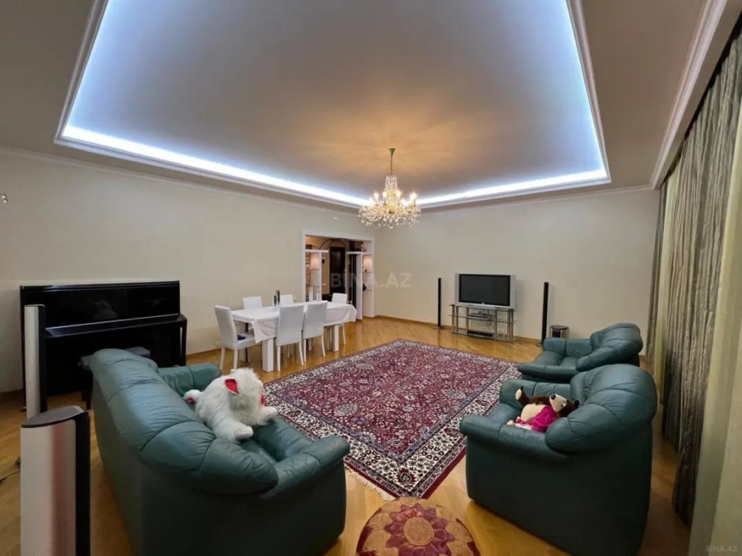 Satılır 3 otaqlı mənzil 170 m²