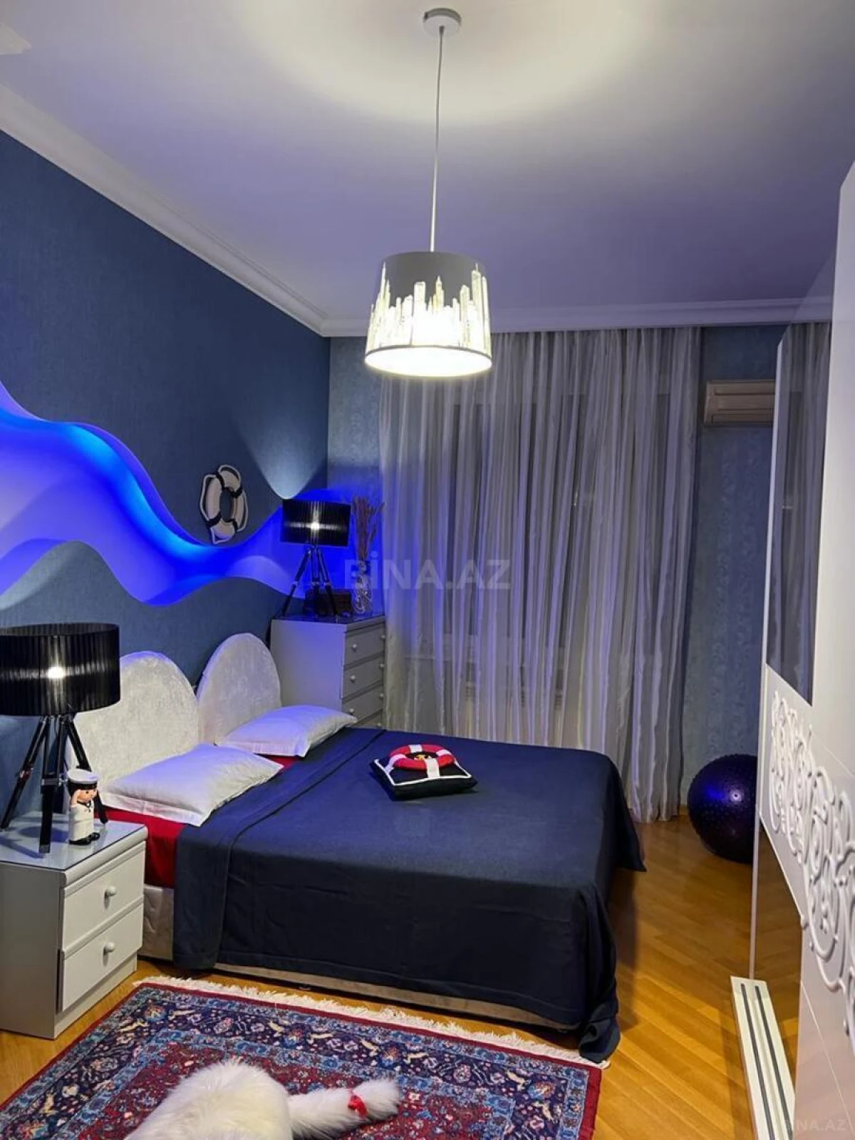 Satılır 3 otaqlı mənzil 170 m²