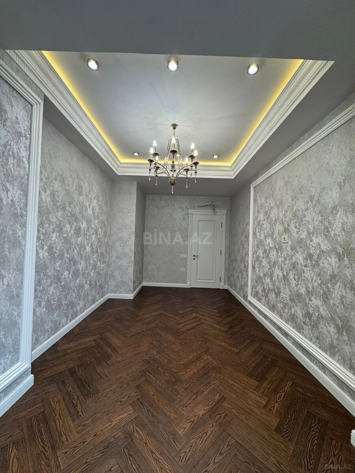 Satılır 3 otaqlı mənzil 107 m²